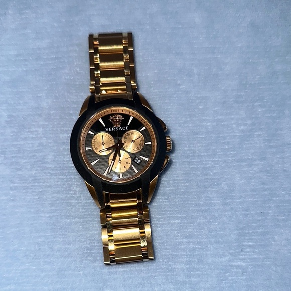 Versace Men's Gold and Black Watch - Picture 7 of 8
